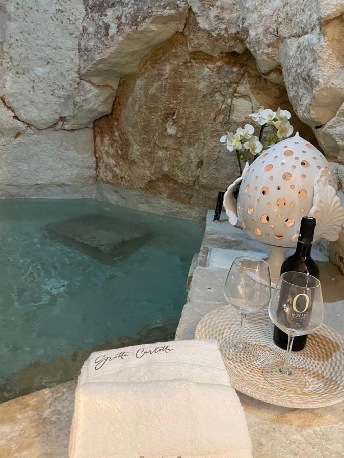 Grotta Carlotta Bed & Breakfast Ostuni Dış mekan fotoğraf